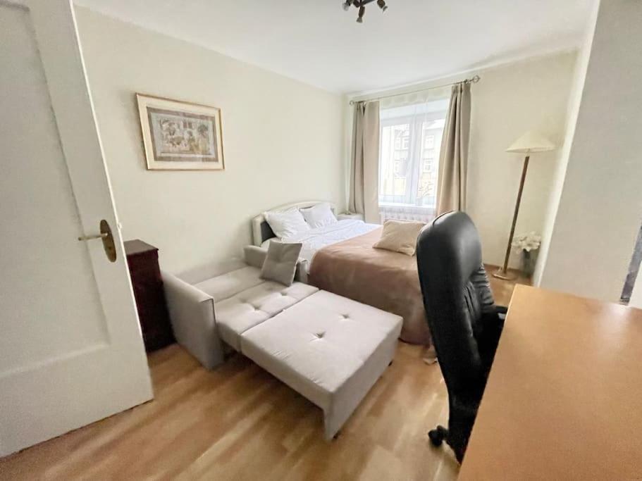 Cosy Small Apartment, Free Parking, Near Old Town