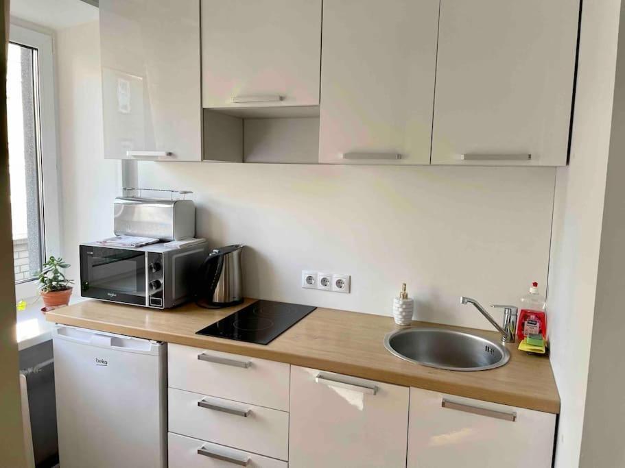 Cosy Small Apartment, Free Parking, Near Old Town Huoneisto